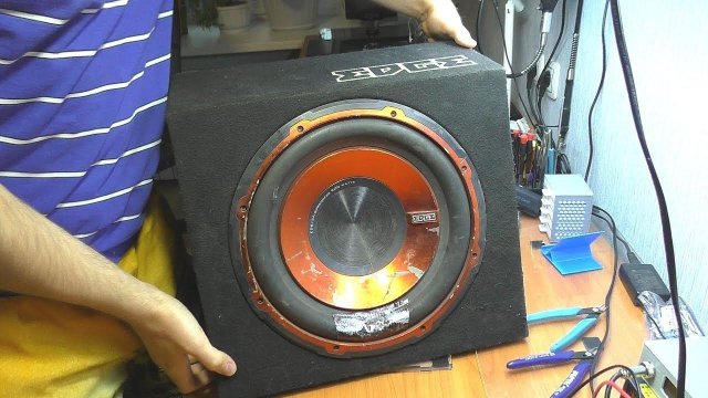 Мигает индикатор питания / Не включается автомобильный сабвуфер EDGE ED7200-D1 (ED512)