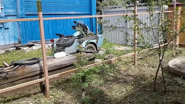 Строительство забора на даче.