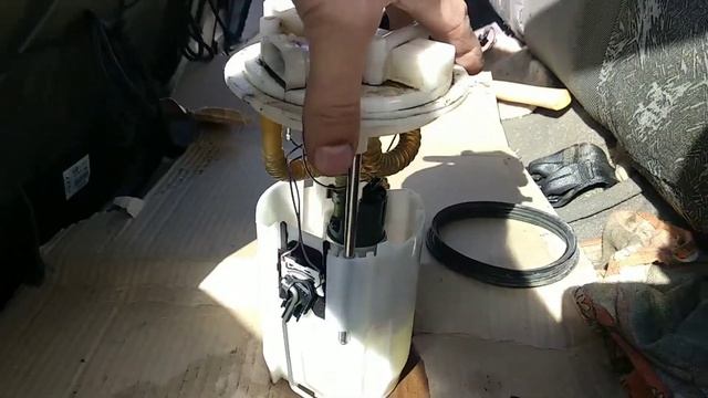 Замена датчика уровня топлива (ДУТ) на Лада - Калина