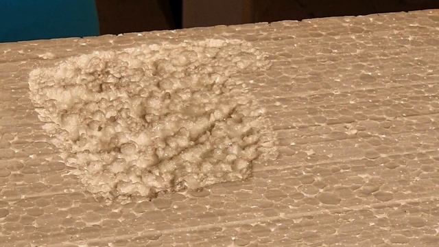 Пенопласт воздействие эпоксидной и полиэфирной смолы.