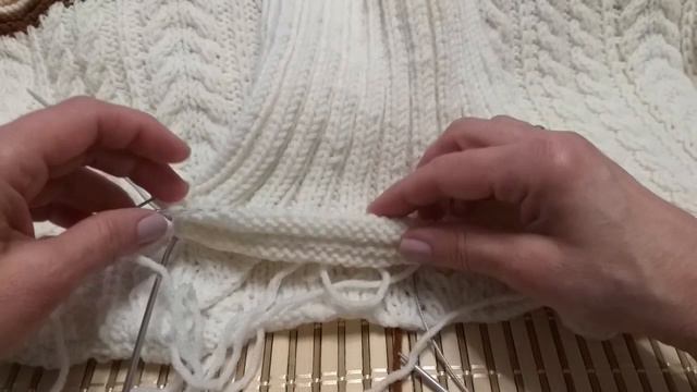 Вяжем воротник гольф к мужскому свитеру вместе. Вязание спицами.