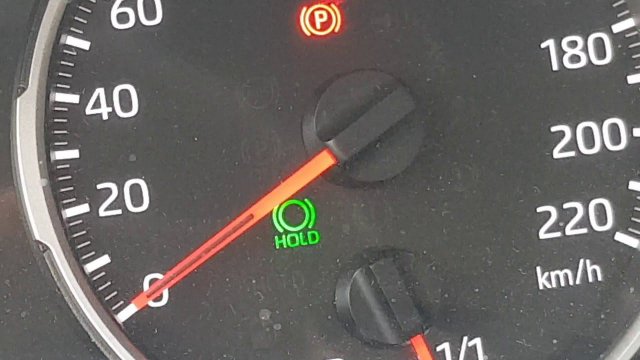 ффункция "Hold" на Toyota RAV4 New .