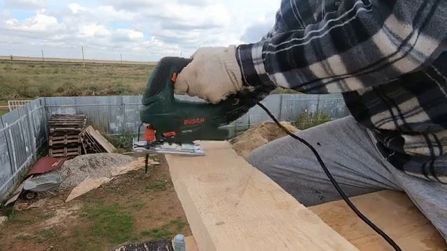 Сами перекрыли 6 МЕТРОВЫЙ пролёт. Монтаж деревянных балок перекрытия.