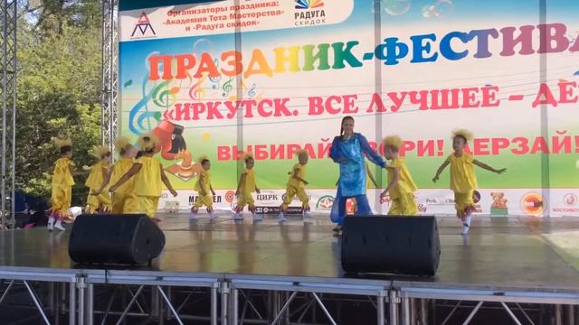 Танец "Цыплята". Дом детского творчества.