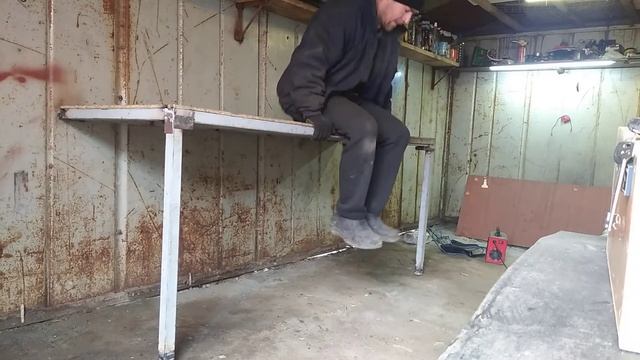 Откидной стол в гараж,своими руками.