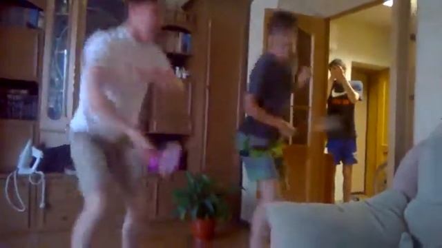 2 гея решили побаловаться, ржач смотреть до конца