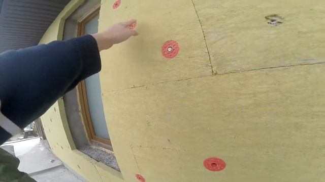 Утепление фасада каменной ватой под штукатурку, клеим сетку, утепление дома, обзор ремонта дома