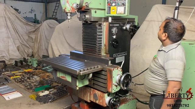 Tool Room Milling Machine - TOS FN 32 - with lots of Accessories