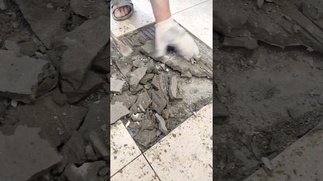 как заменить плитку на полу