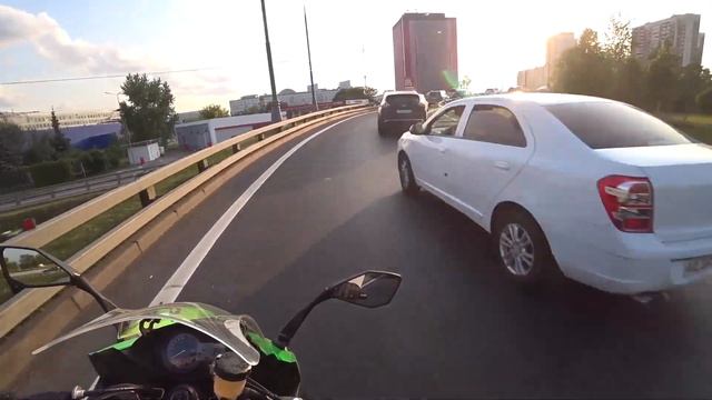 KAWASAKI Z1000SX тест драйв.
