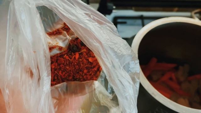 Плов из свиного окорока в Афганском казане