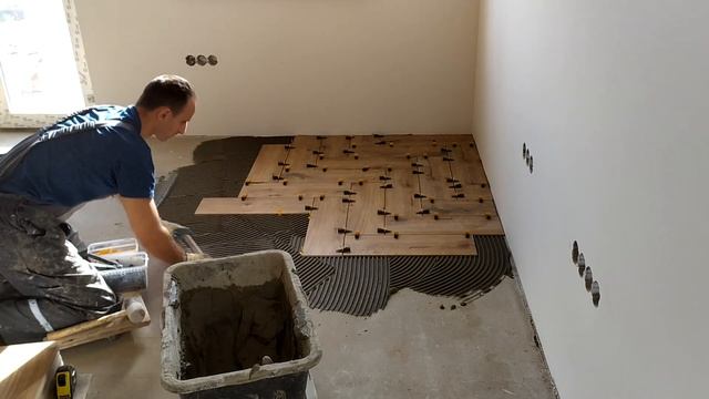 Укладка плитки Cersanit на пол методом ёлочка или паркетная укладка плитки.