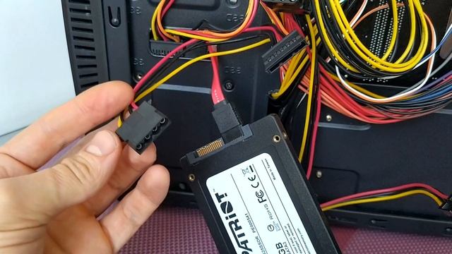 Как подключить третий жесткий диск HDD SSD к компьютеру