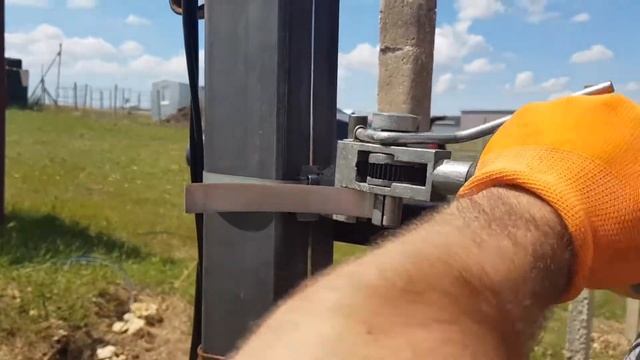 Крепёж бандажной лентой, без комментариев. #электромонтаж