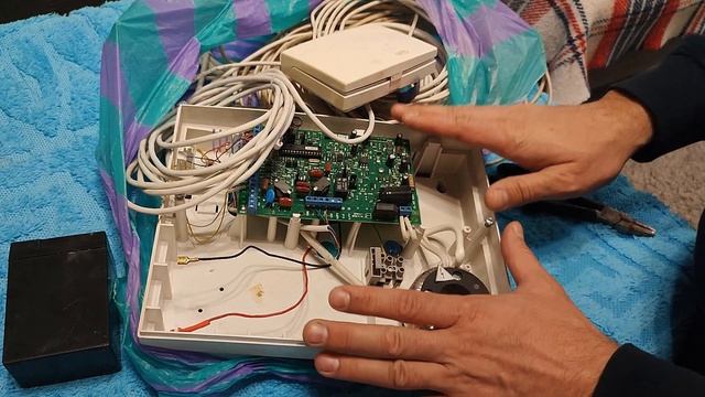 ⚡БЕСПЕРЕБОЙНИК 14$ - ПОДКЛЮЧАЕМ WiFi, АВАРИЙНОЕ ОСВЕЩЕНИЕ И ЗАРЯЖАЕМ ТЕЛЕФОН. НЕДОРОГОЙ ИБП ???