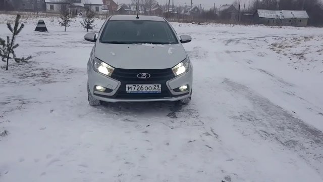 ЛАДА ВЕСТА УСТАНОВИЛ ЛЭД ЛАМПЫ В БЛИЖНИЙ СВЕТ