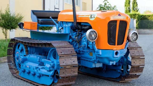 Гусеничный трактор Lamborghini 3 CTL. Да,такой существовал.