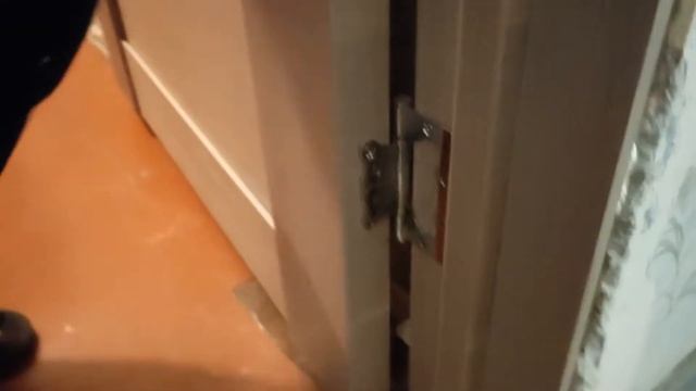 Чем смазать петли дверей чтобы не скрипели ?