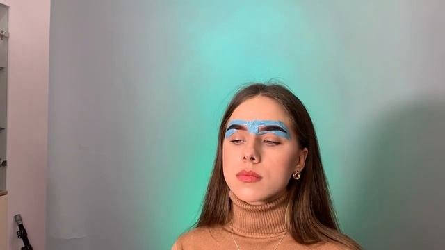 Коррекция бровей