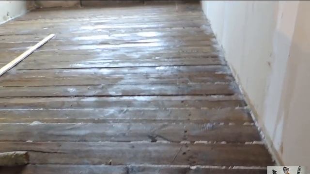Дешёвый способ выравнивания деревянного пола в доме - ОПИЛКИ!