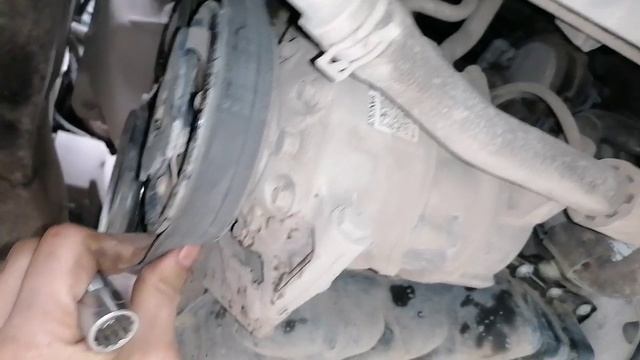 Шкода Октавия А-7 посторонний шум при работающем ДВС
