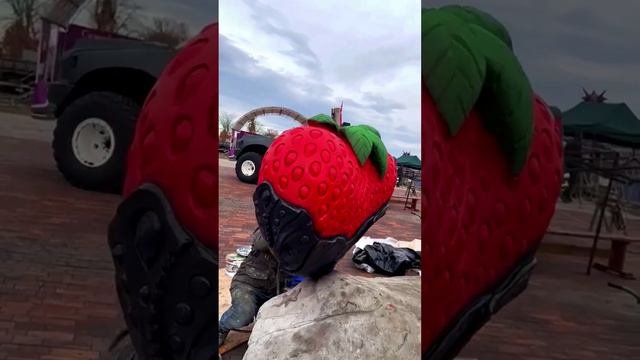 Как Вам такая клубника?