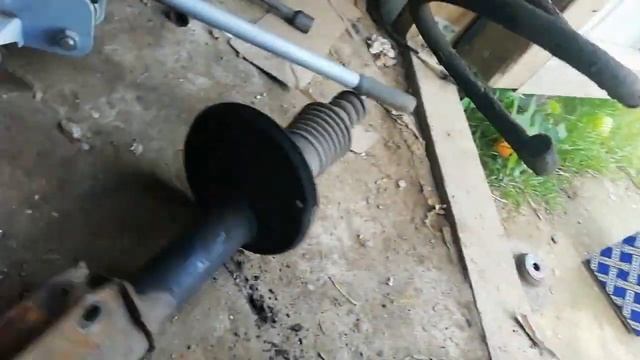 Замена передней стойки (Рено логан, Рено сандеро, Лада ларгус,)
