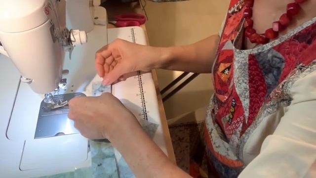Лоскутная подушка для начинающих с блоком “Колодец” // Лоскутный эфир 237. Печворк. 16+