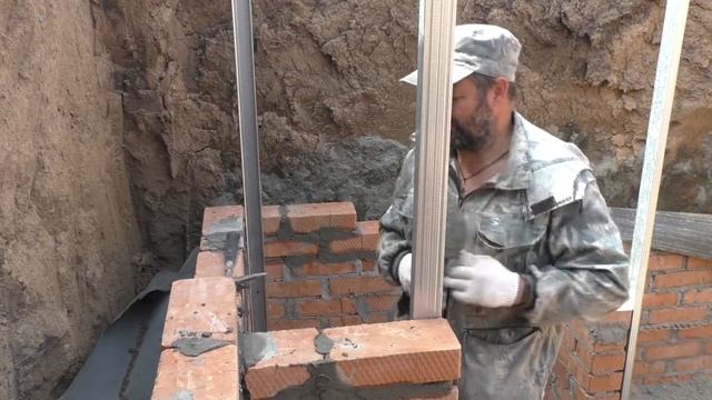 Кладка стен погреба, гидроизоляция и обратная засыпка пазух