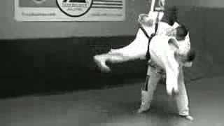 ДЖИУ-ДЖИТСУ (80 ТЕХНИК САМООБОРОНЫ)