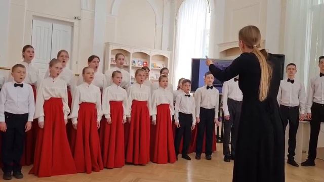 Песню А.Кердана и С.Сиротина "Баллада о сыновьях" исполняет Детская капелла "Октоих".