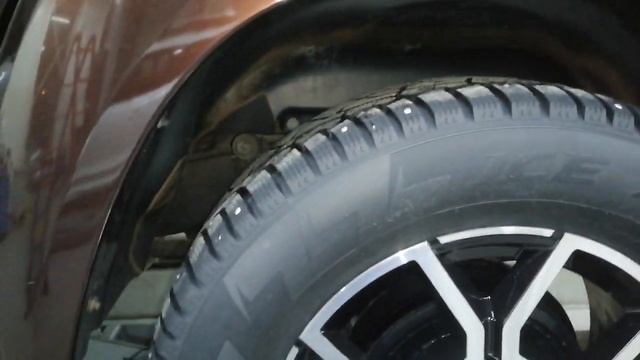 Зимняя резина 265 60 18 на заводские диски Уаз Патриот АКПП.