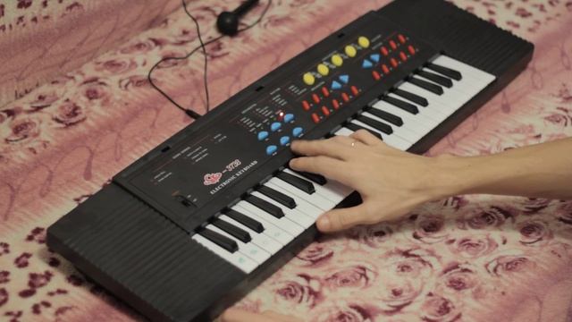 Детский синтезатор SK-3738 с микрофоном