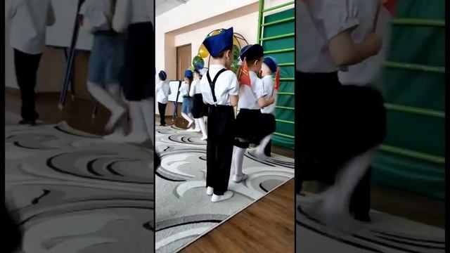 12676804_456239022.mp4