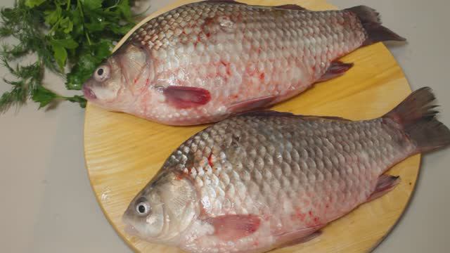 Жареный карась без костей. Как вкусно и просто пожарить карася. Fish.