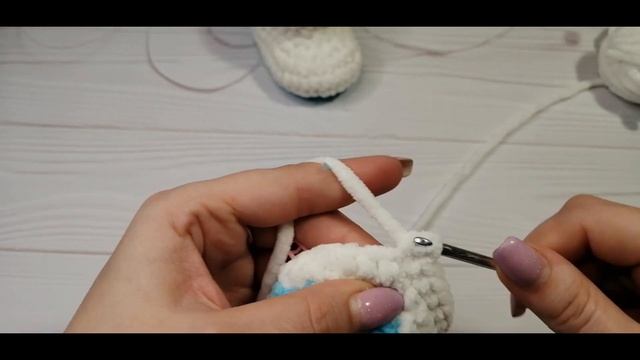 Пинетки крючком. Мастер класс плюшевые пинетки крючком.