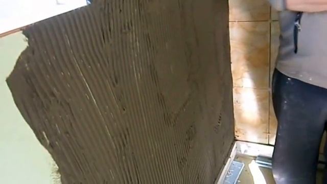 Облицовка стен плиткой своими руками. Укладка плитки на стену