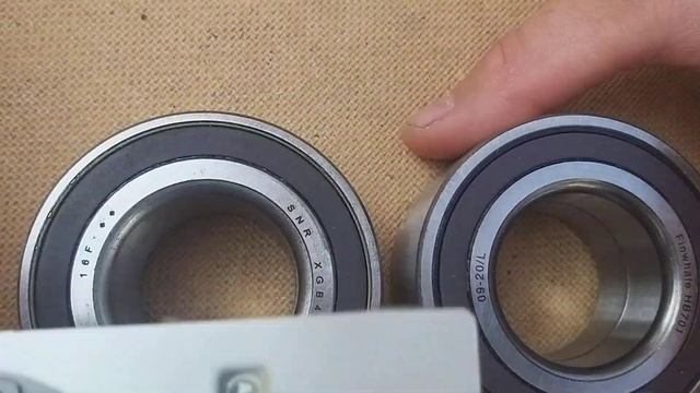 После замены подшипника ступицы загорелась лампочка АБС. Неисправность магнитного кольца ABS.