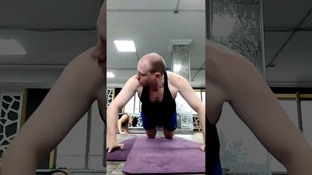 Отжимания с пружинками. Отжимания. Фитнес. Силовой тренинг. Мышцы груди и трицепсы. Передние дельты