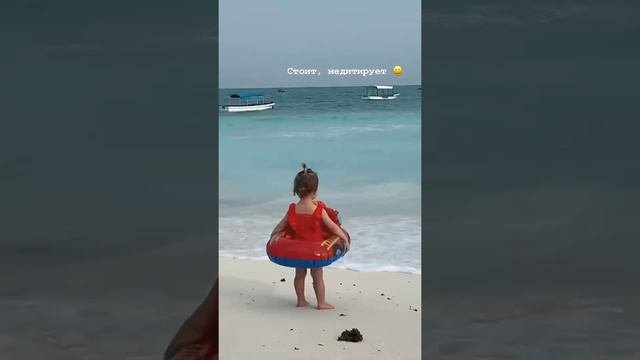 Александра Поснова с семьёй на отдыхе👨👩👧🌍🏝️🏖️ Для хорошего настроения ☀️