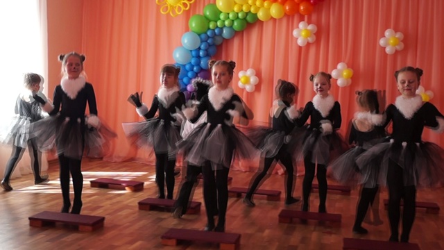 танец на степ платформах