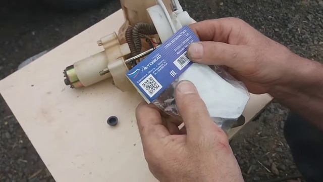 Снятие и обслуживание бензонасоса на Лифан Солано.