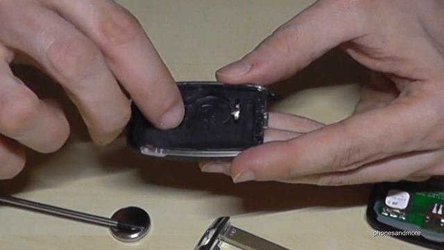 Kia Optima (2015-2020): How to replace/change key fob battery? Works also for Kia K5