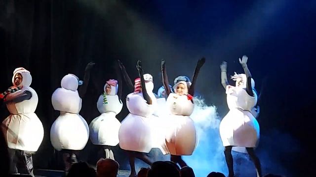 Бомбический танец снеговиков! Снеговики повеселили весь зал! ? ? ⛄️ ☃️ ⛄️