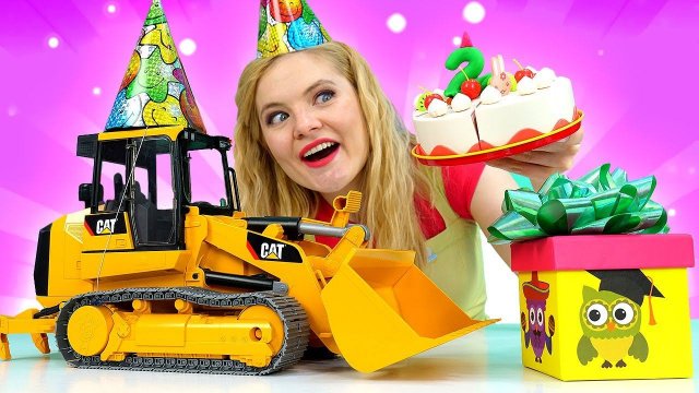 Школа Машинок: День рождения Бульдозера! Развивающие видео для детей про машинки