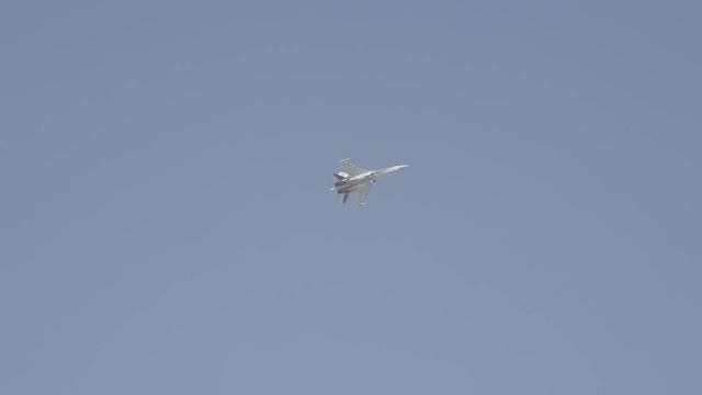Russia’s Sukhoi Su-35 Displays Thrust Vectoring Aerobatics at Dubai Airshow – AIN