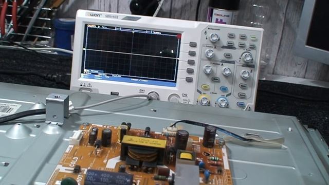 samsung ue40eh5007k не включается,перезагружается