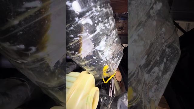 Замена жидкости ГУР и бачка ГУР своими руками, Фольксваген Туарег GP 2009 3.0 TDI CASA