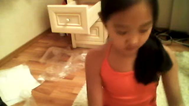 Убираюсь в своей комнате!