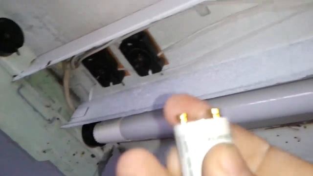 Ставим Светодиодную лампу вместо Люминесцентной просто выкручиваем стартер